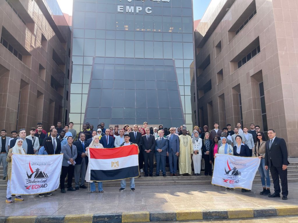 زيارة تعريفية مميزة لمدينة الإنتاج الإعلامي تجمع الطلاب الوافدين للدراسة في مصر