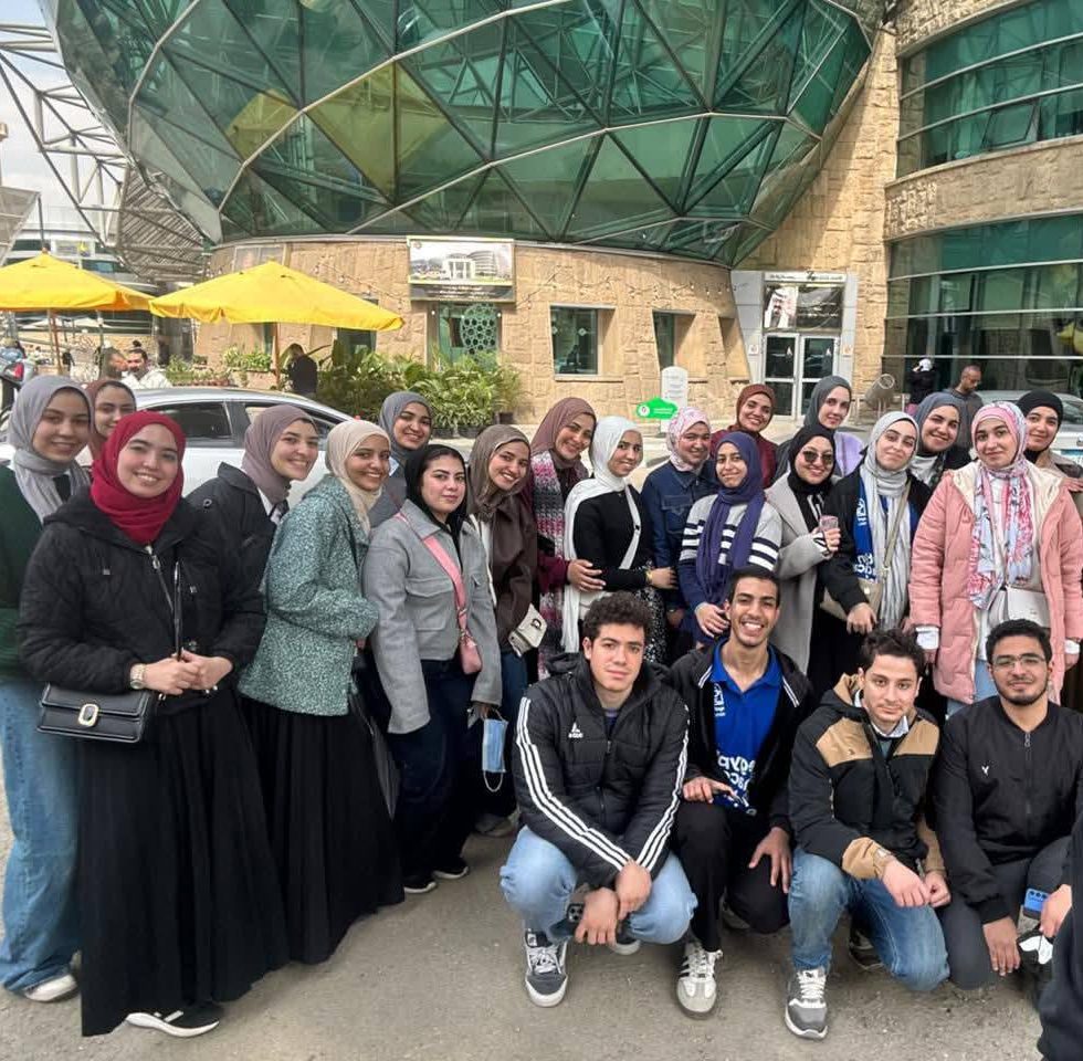 جامعة المنصورة الجديدة تفعل اتفاقية تدريب طلاب الصيدلة بزيارة ميدانية لمستشفى 57357