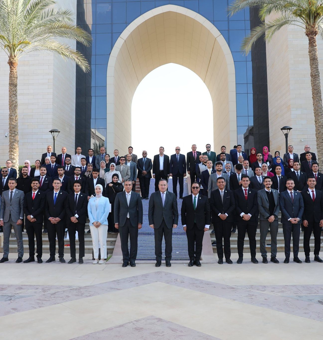 وزير التعليم العالي يطلق حزمة مبادرات لتعزيز الاستدامة بالجامعات