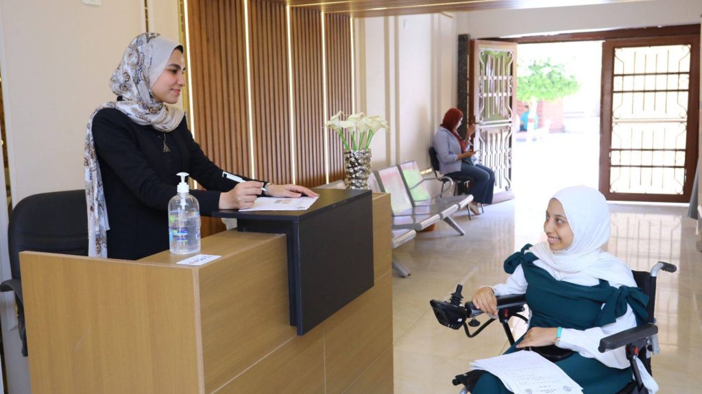 انطلاق العام الدراسي الجديد بجامعة الزقازيق بحزمة من الخدمات المتميزة لطلابها من ذوي الإعاقة