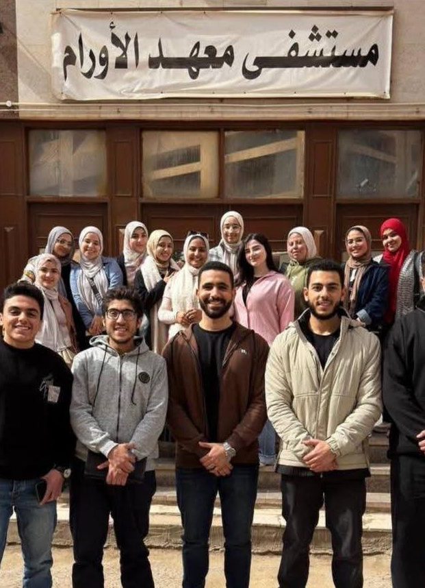 أسرة CARE بجامعة المنوفية الأهلية تدعم أطفال معهد الأورام بزيارة إنسانية